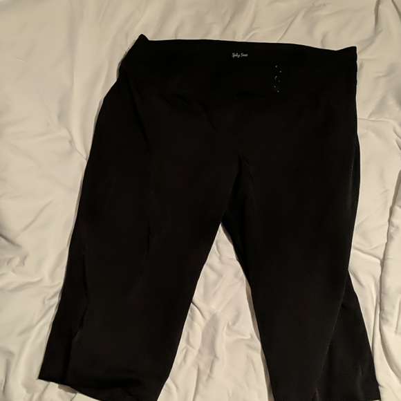 Size 18 Capri Bundle - Picture 4 of 5